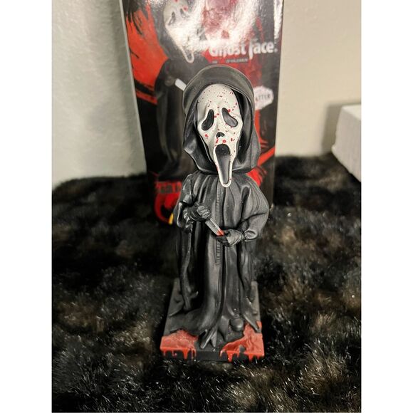 Scream Ghost Face Royal Bobbles "glow in the dark"BobbleHead - Picture 1 of 7